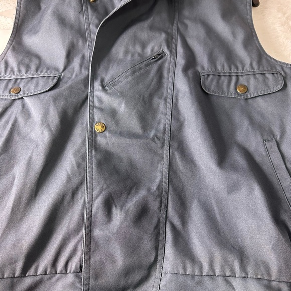 Men's Vest - Picture 4 of 13